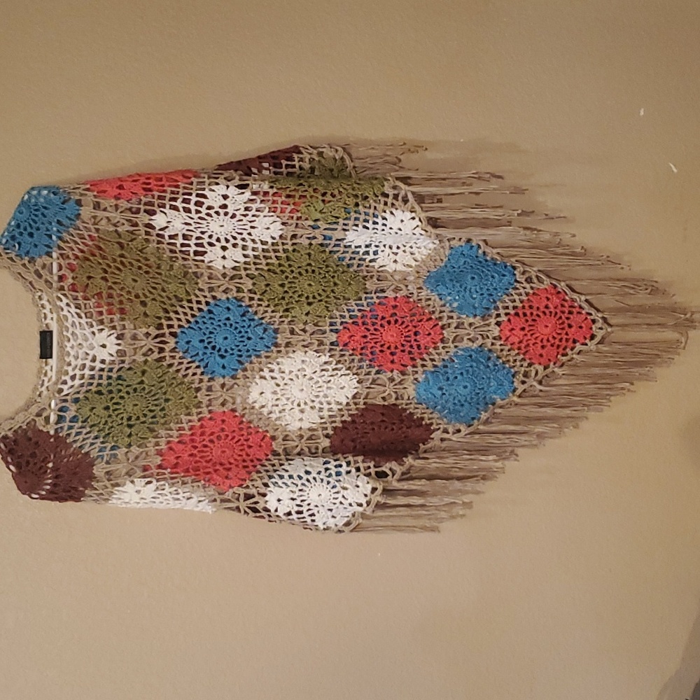 Coco + Carmen poncho